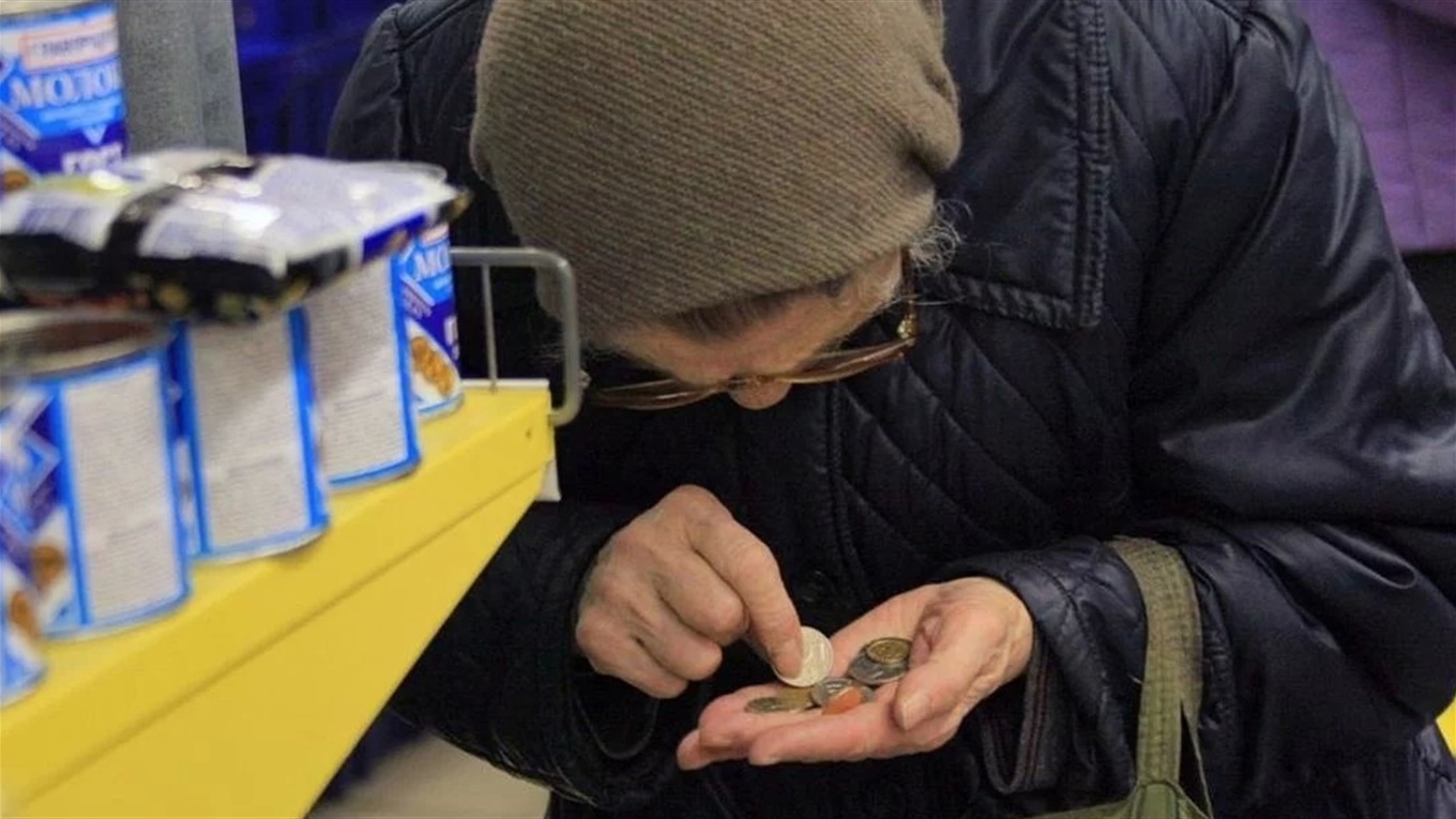 В Южноукраїнську благодійно розповсюджують хліб, продуктові набори, захистні маски 