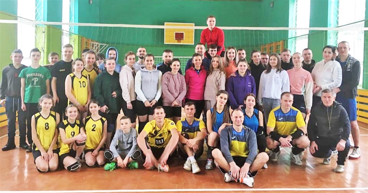 Волейбольний кубок 7 команд розіграли в Полицях. Це чи не наймасовіший сільський турнір в області