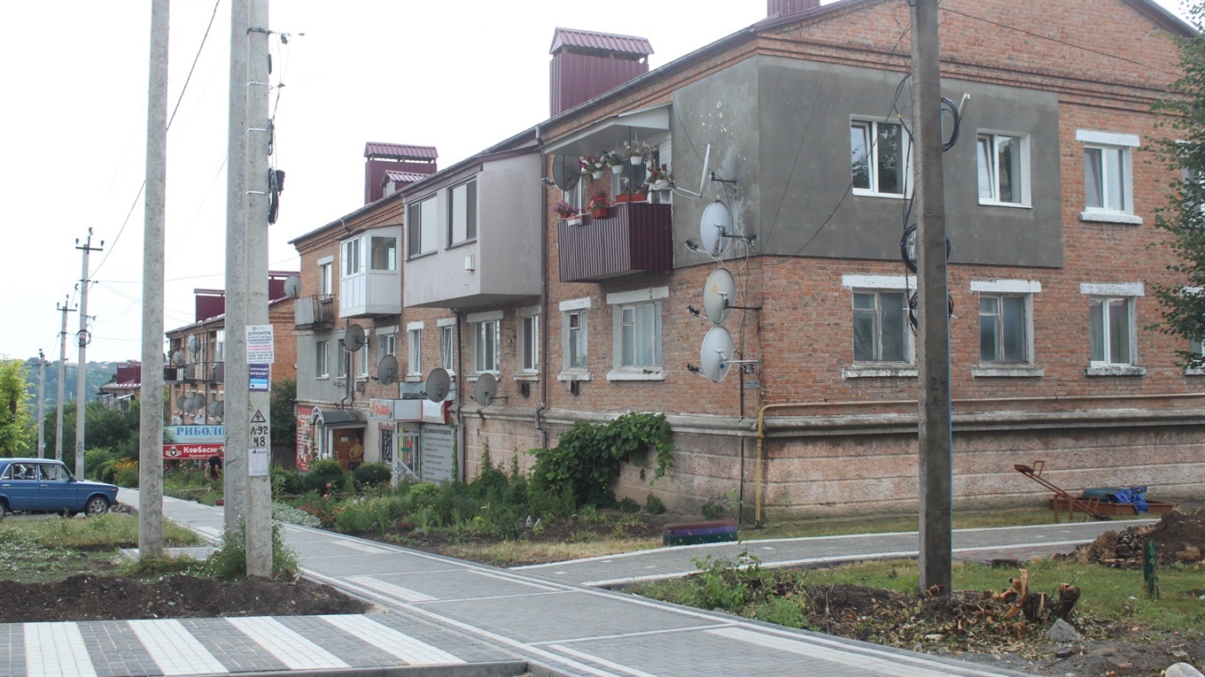 Ремонт прибудинкових територій завершився. Скільки на це пішло коштів з місцевого бюджету