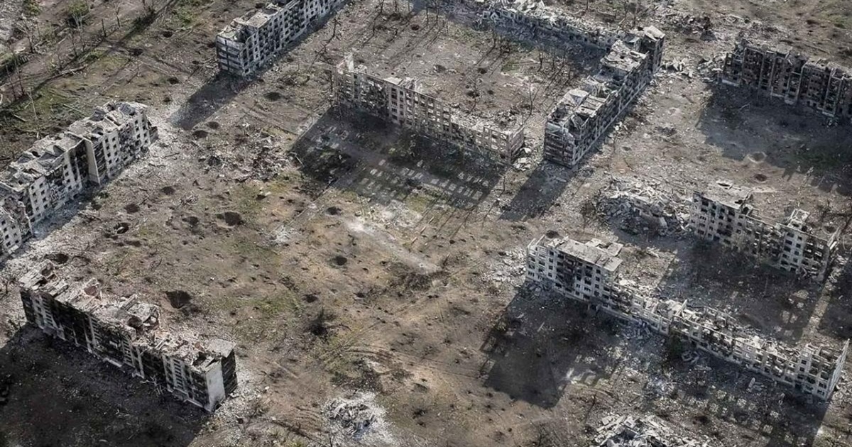 Біля Часового Яру росіяни сидять у сховках без їжі та води. Що там відбувається зараз