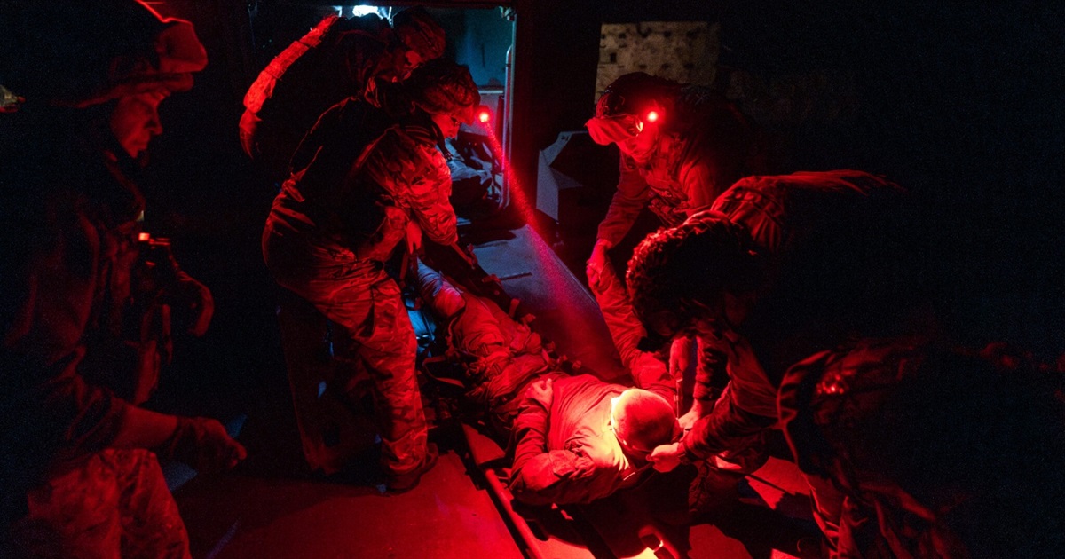 Український фільм "2000 метрів до Андріївки" здобув ще дві нагороди у США. Що про це відомо