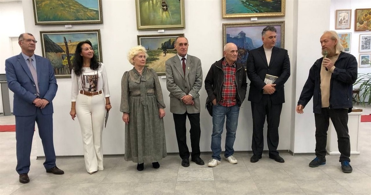 В Измаильском картинной галерее открылась выставка художников из Измаила и Одессы