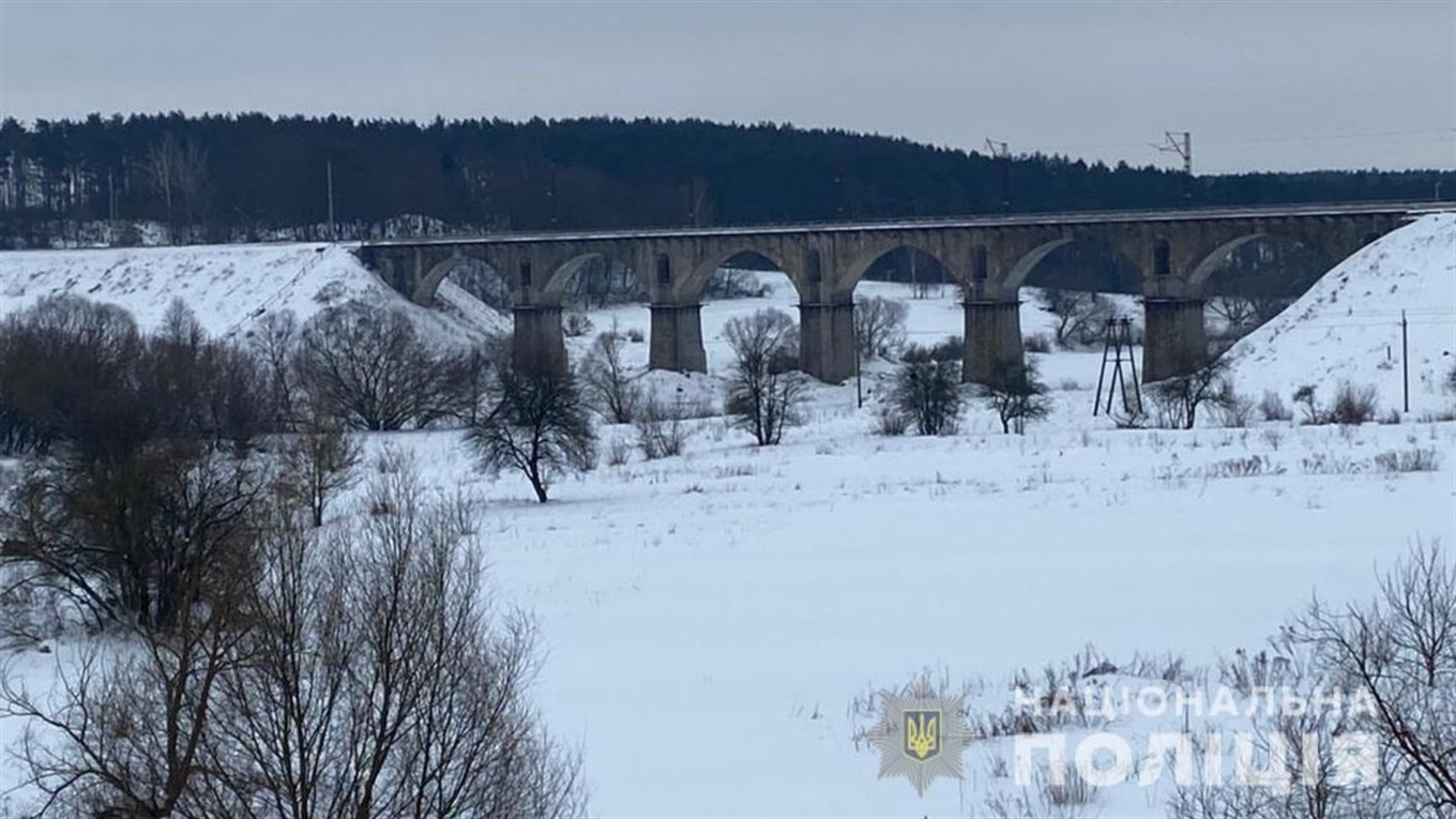 Поліціянти врятували 16-річного звягельчанина від "холодної" смерті