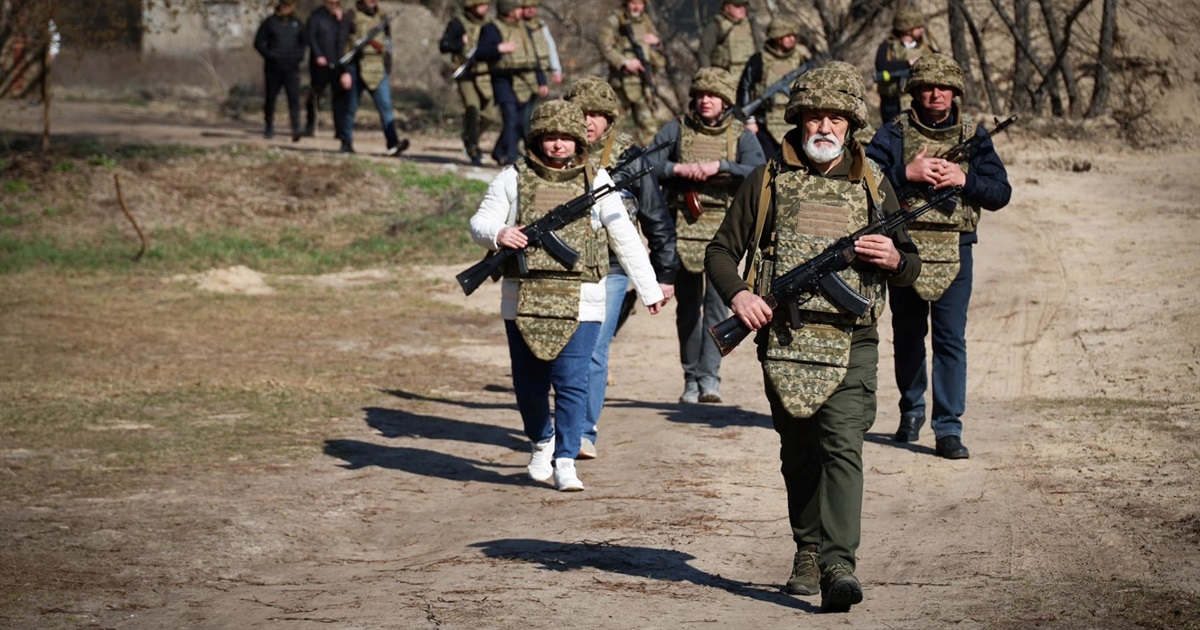 З автоматами, в шоломах і "броніках": на Київщині провели командно-штабні навчання для голів громад