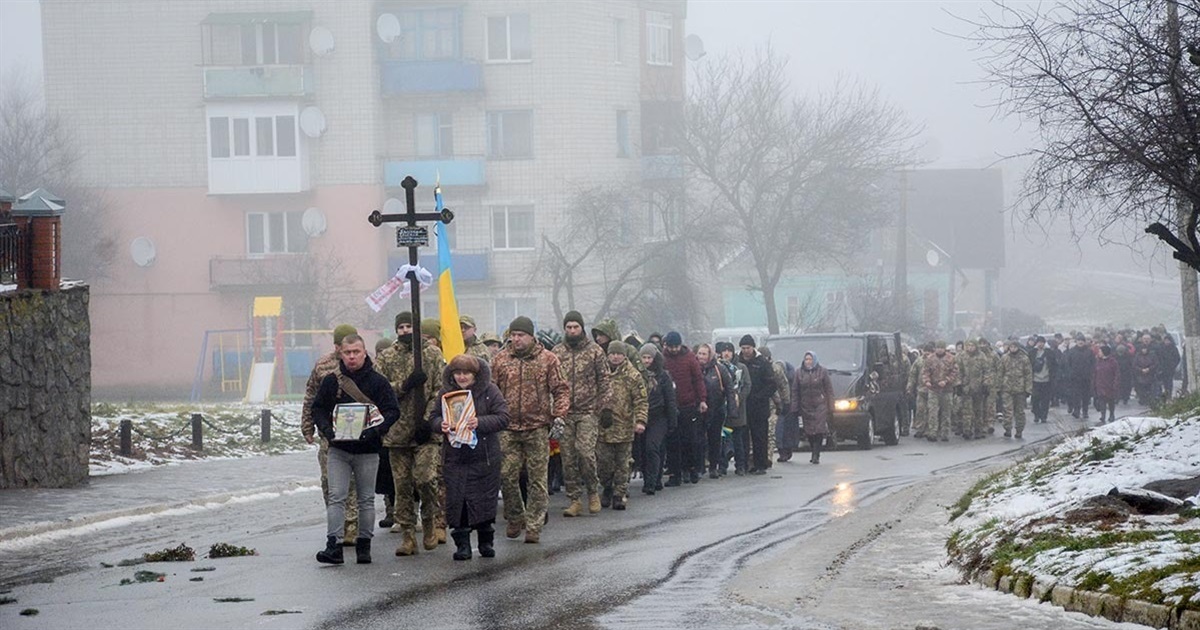 В Буртах провели в останню путь Євгенія Пасічного. Він загинув в бою в Луганській області