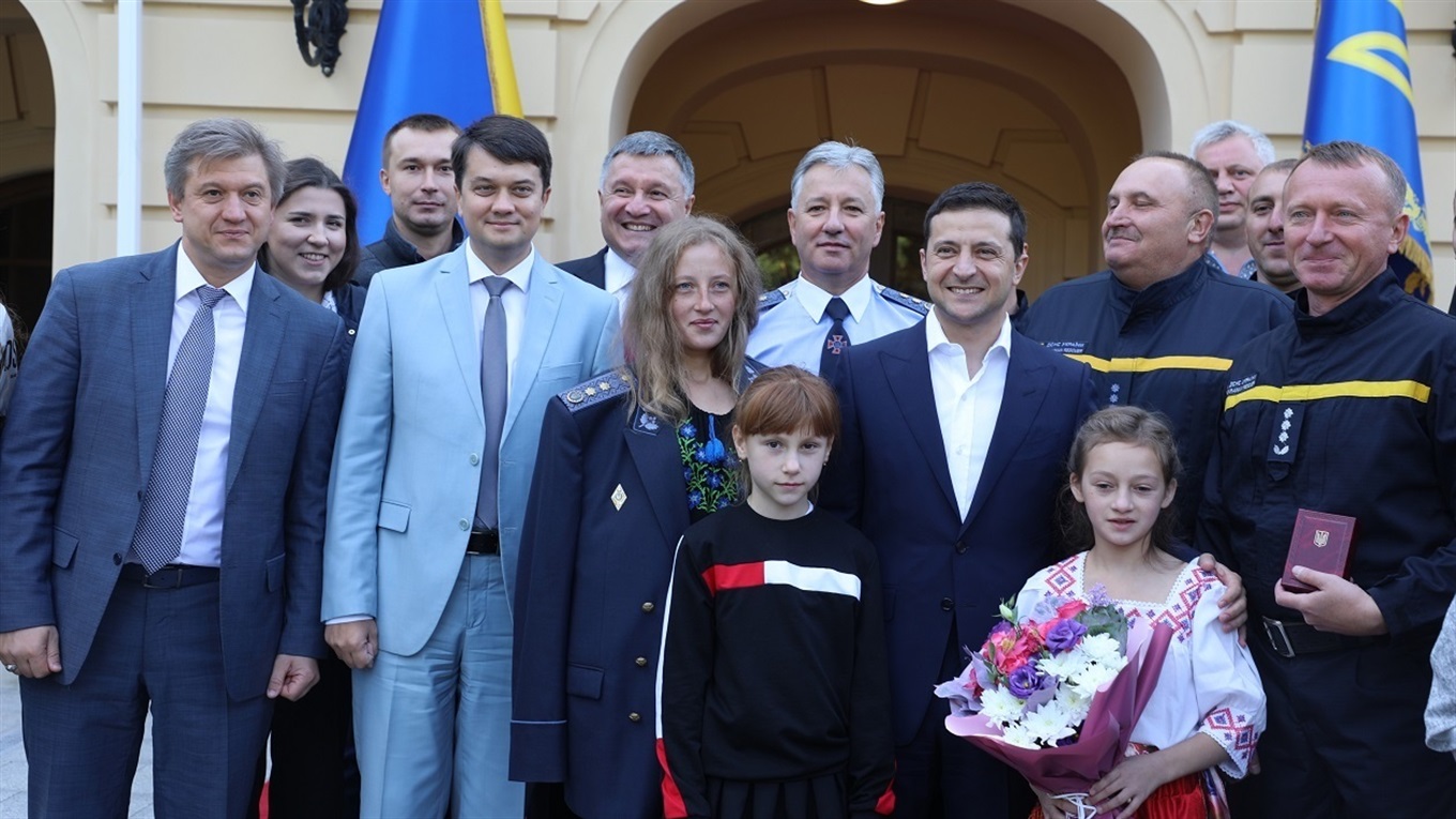 Президент України нагородив дівчину з Чернятина