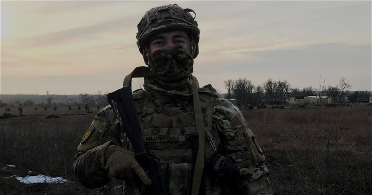 Дмитро Кучинський мріяв стати «азовцем». У Маріуполі одна куля вбила побратима і поранила його
