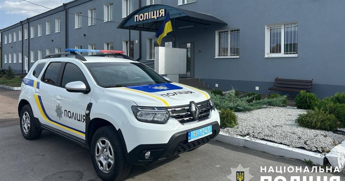 Незнайомець зайшов до будинку та побив господаря — поліція розшукала забіяку