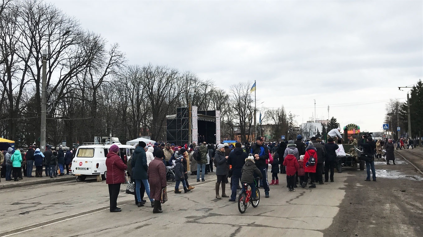Фоторепортаж: як у центрі Конотопа зустрічають весну