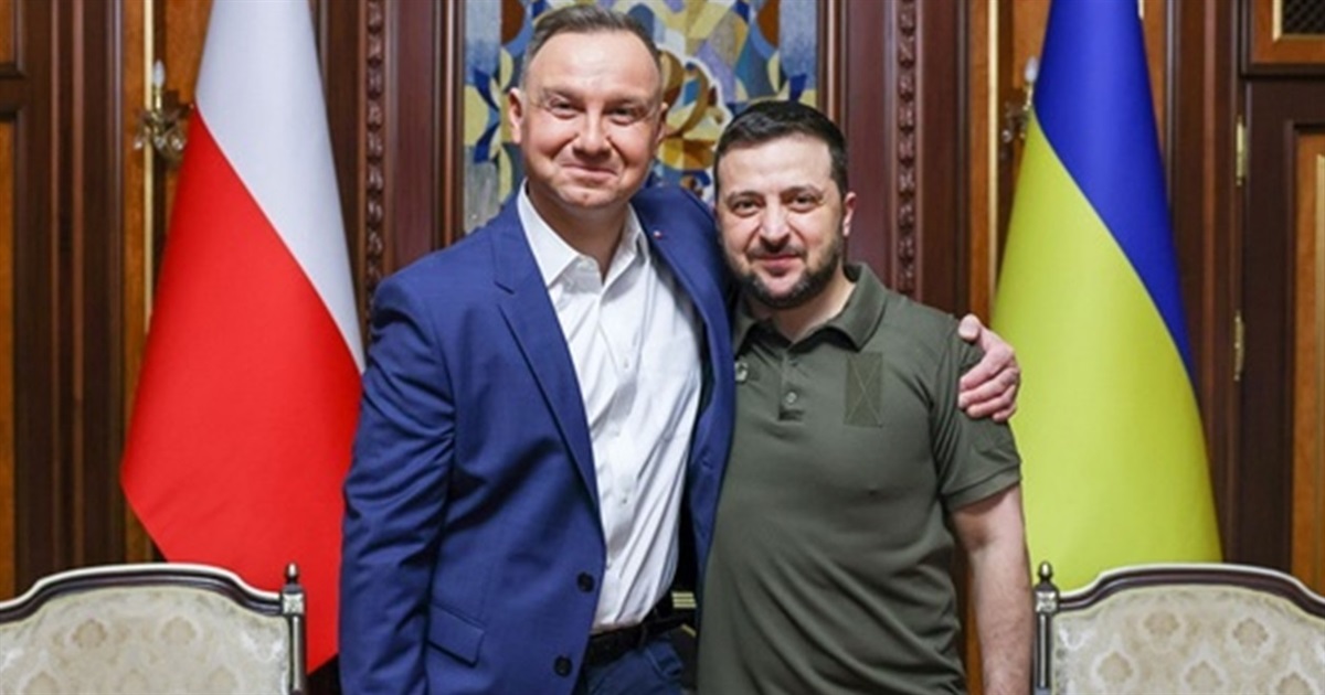 Президент Польщі Анджей Дуда порадив Зеленському прийняти капітуляцію росії в Переяславі