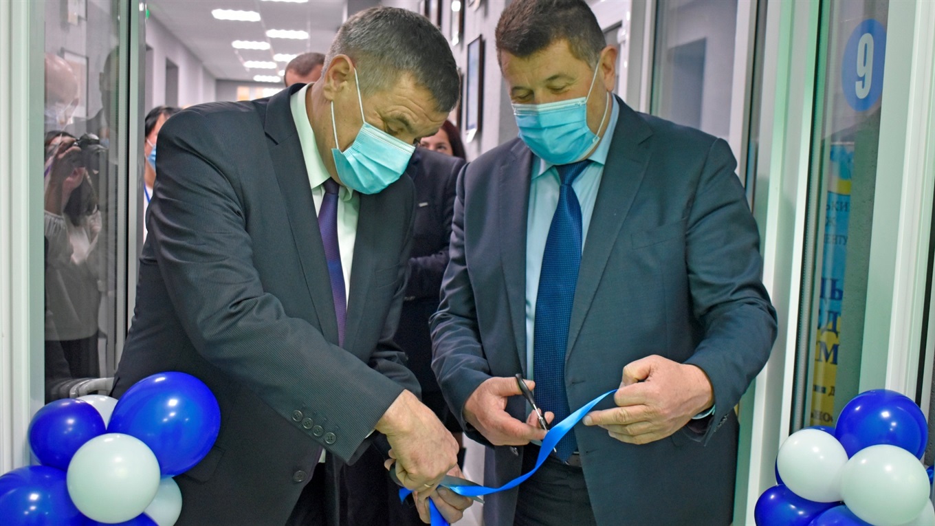 У Жмеринці розпочали видачу водійських посвідчень та оформлення авто: відео