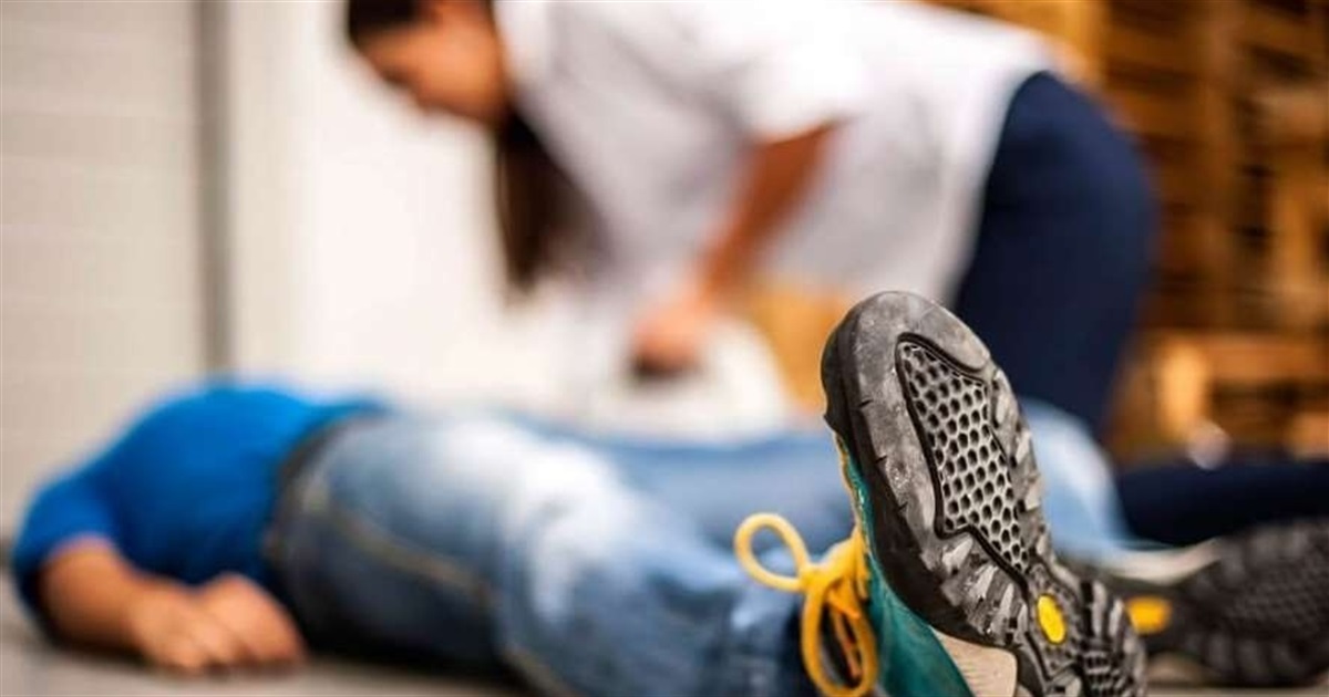 Людина знепритомніла поруч: що робити