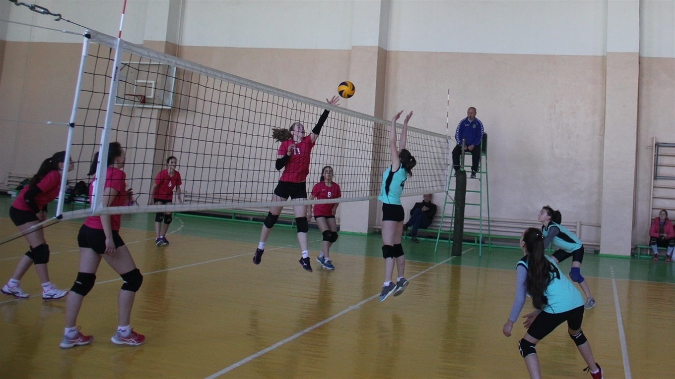 У Калинівці відбувається чемпіонат області з волейболу. Калинівчанки серед фаворитів