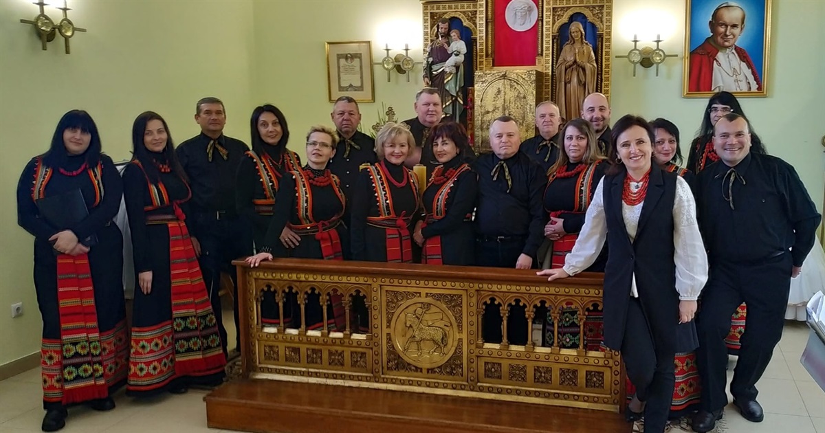 Хор «Кристинопіль» іде з колядою! Новонародженого Ісуса колектив прославляв у кількох храмах міста