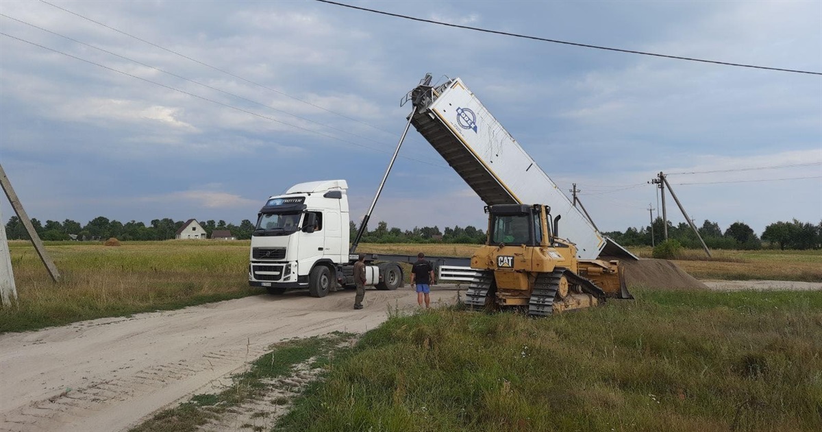 Неважливих доріг не буває: між двома селами Сарненської громади проклали новий шлях