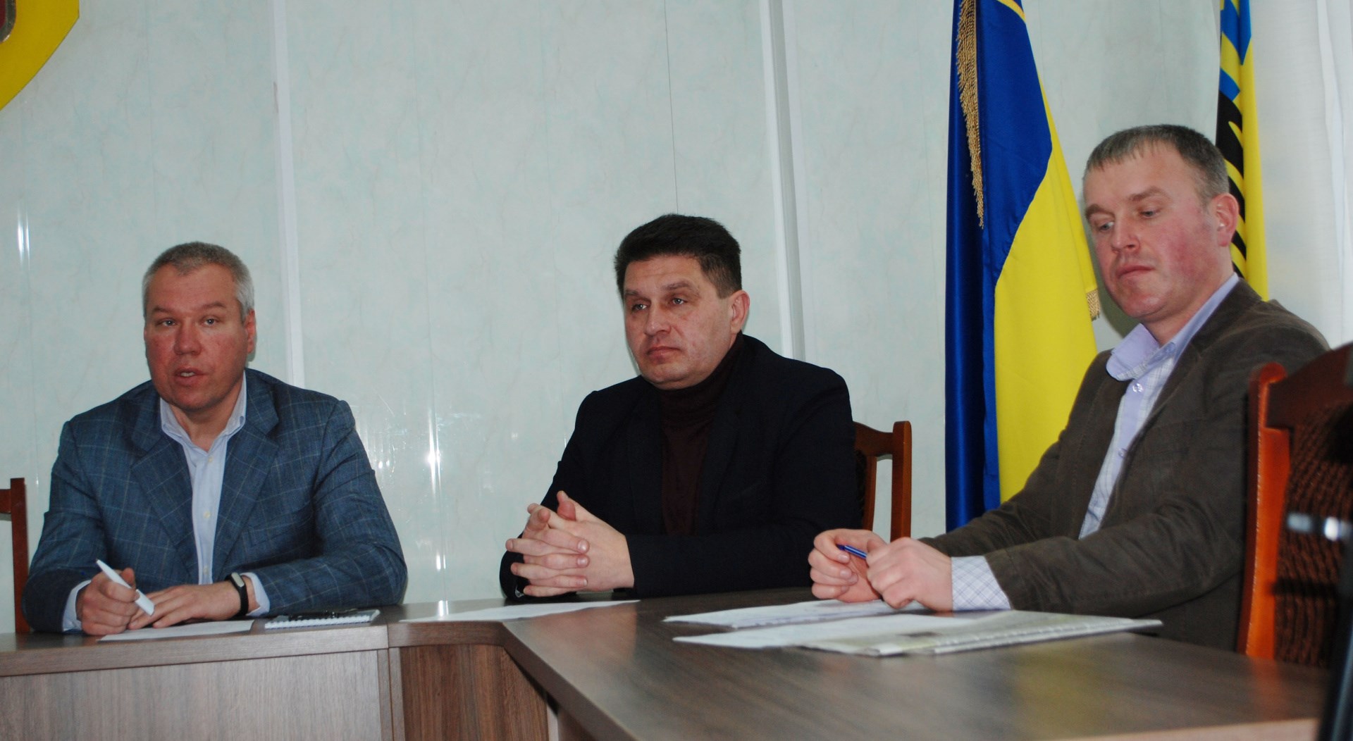Апаратна нарада: нові обличчя, обстріли і хокей