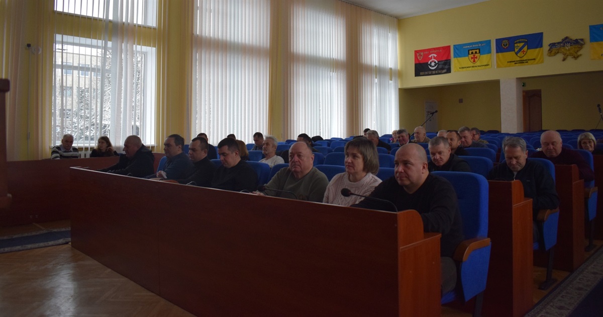 Звіт за рік роботи, бюджет на 2025 рік та оновлення складу ради: сесія Звягельської районної ради