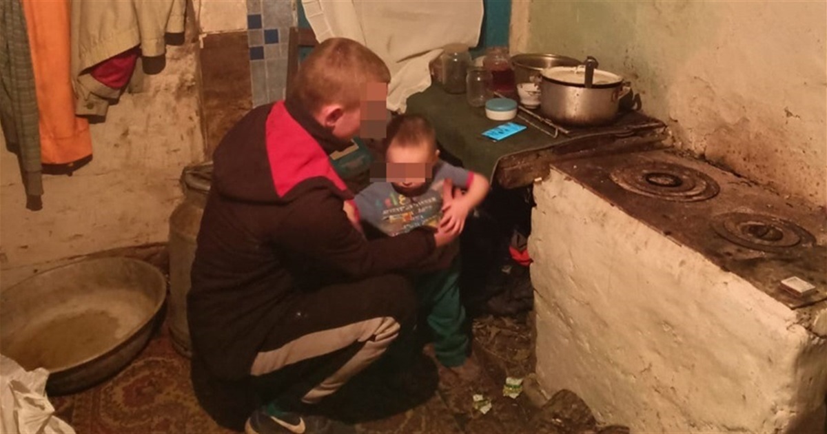 Покинула дворічне маля на три дні: на Звягельщині рятували дитину від материнського недогляду
