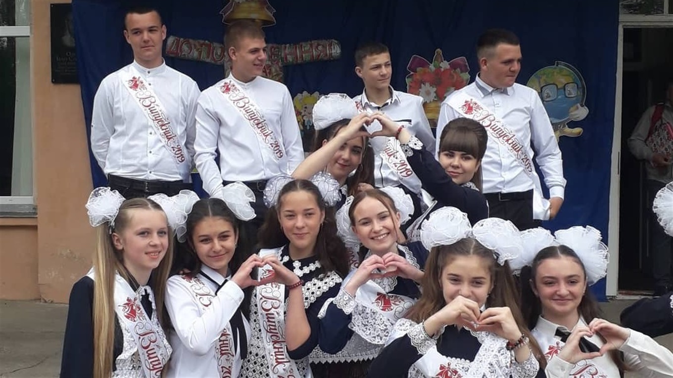 Останній дзвоник у школах Кіцманського району. Фоторепортаж
