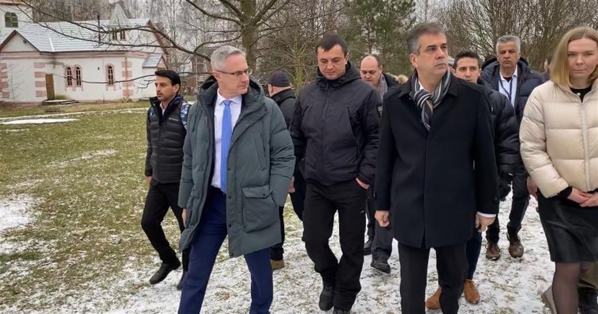 Глава МЗС Ізраїлю приїхав на Київщину: відвідав Бабин Яр і одну з останніх єврейок у Гостомелі