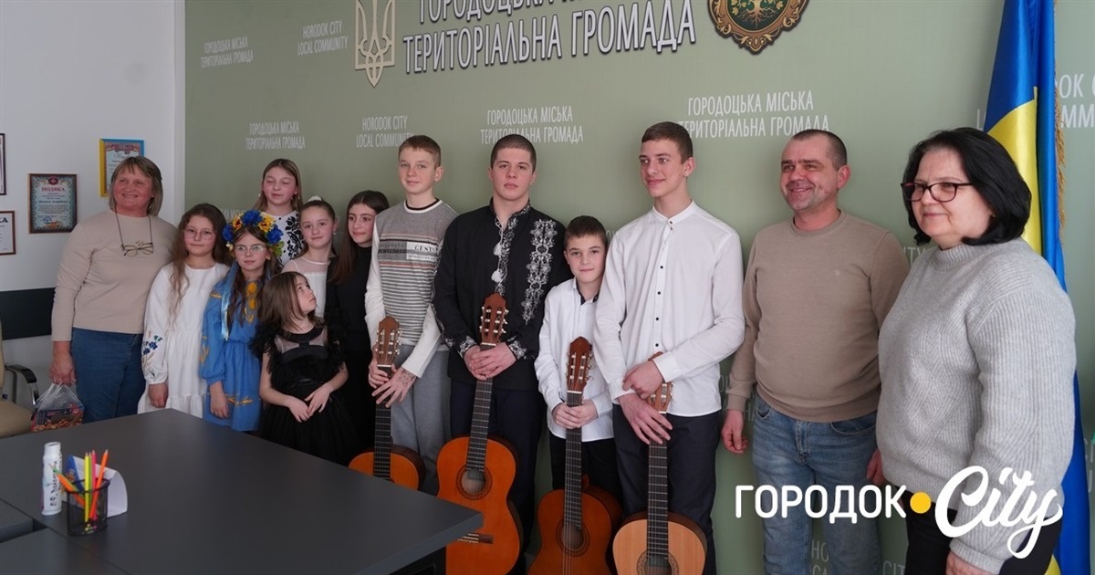 Концерт-реквієм до річниці великої війни. Вихованці Городоцької музичної школи виступили у міськраді