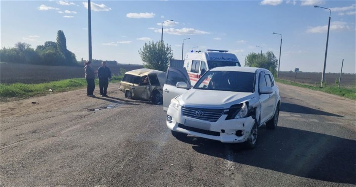 Біля села Світанок на Переяславщині зіткнулися Toyota і ВАЗ: постраждав 74-річний пасажир