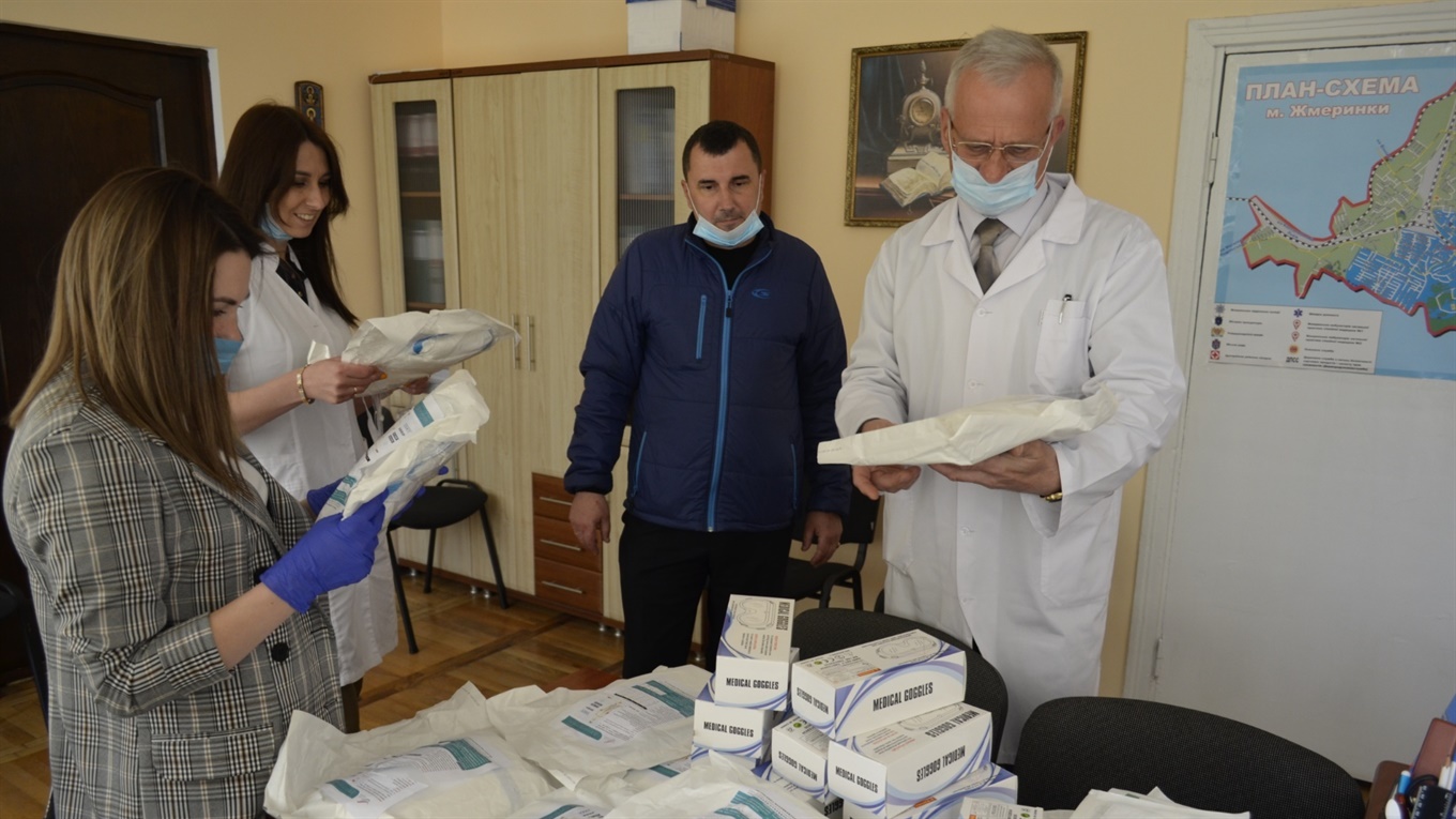 Чергову партію допомоги передали лікарям Жмеринки