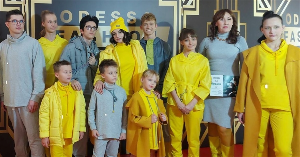 Виктория Карпова создала коллекцию в стиле Family look. Так она развивает швейное дело в Покровске