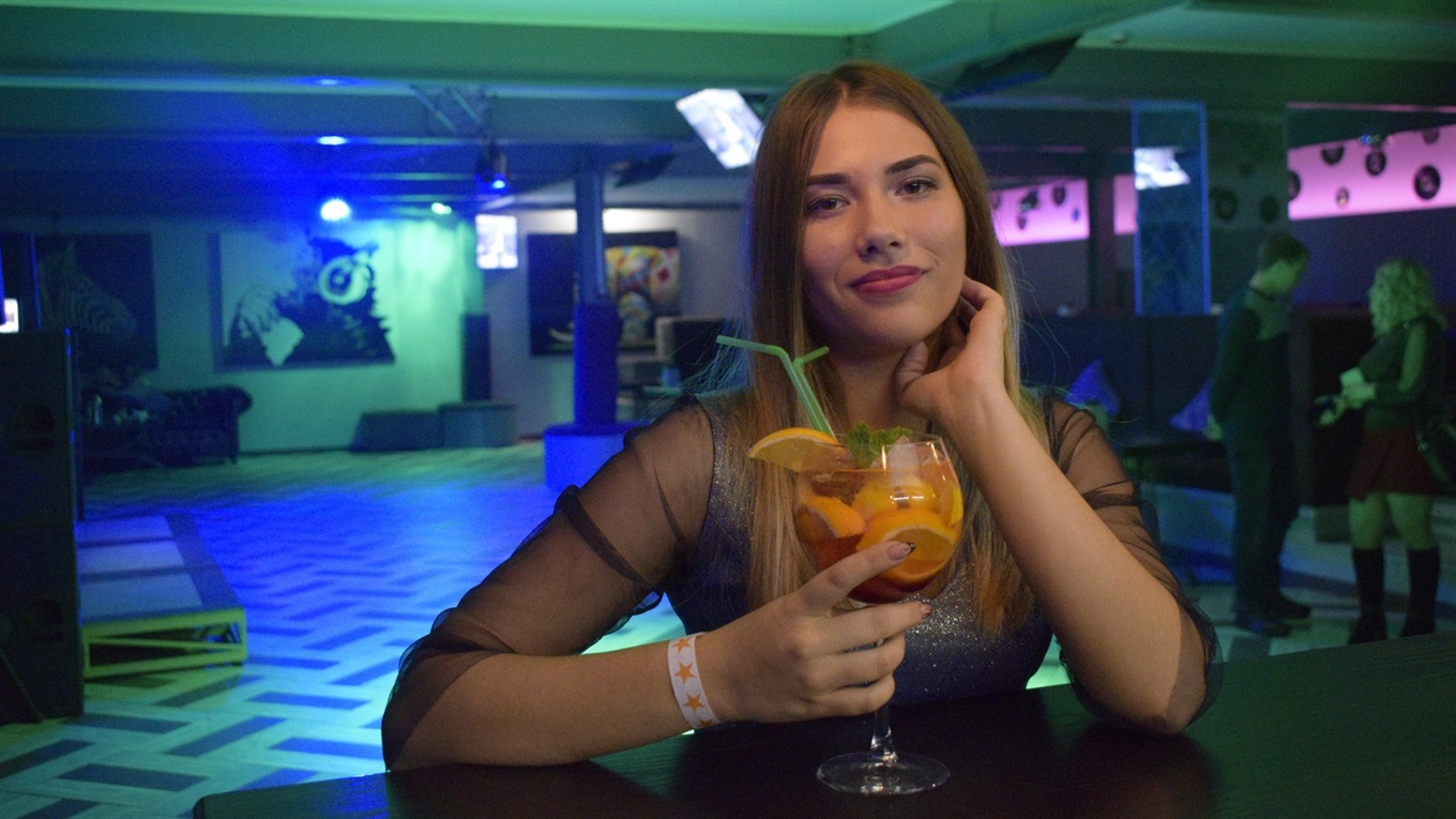 Студенти зі Жмеринки отримали свої призи за участь у конкурсі: басейн, фотосесія, караоке, концерт