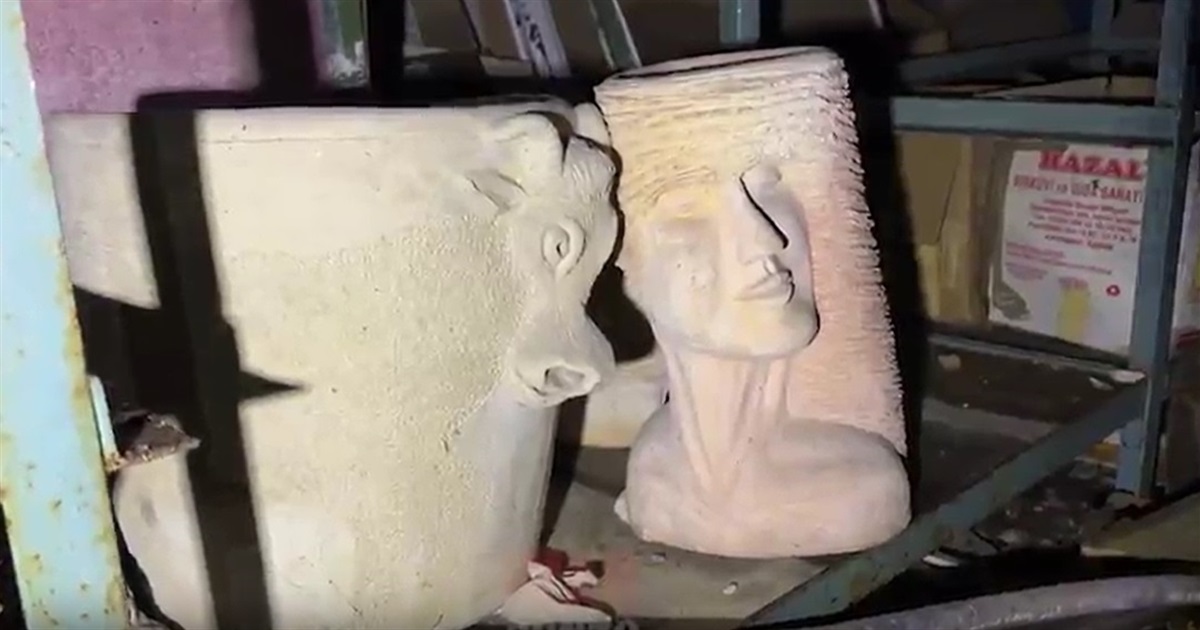 Росіяни вивозять унікальні реліквії з краєзнавчого музею у Бахмуті до Донецька. Що про це відомо