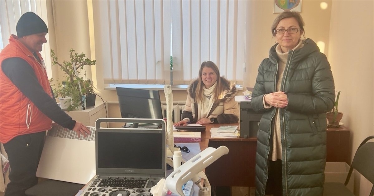 На Чернігівщині лікарі самі їдуть до пацієнтів у села. Так працює спеціальна гінекологічна бригада