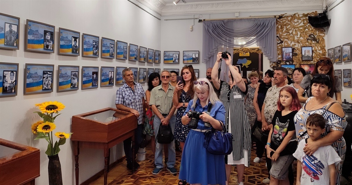В Ізмаїлі до Дня пам’яті Захисників України відкрилася виставка-меморіал