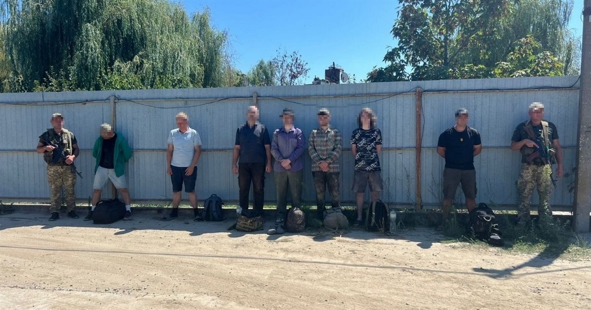 Затримано чоловіка, який хотів взяти у спільники прикордонника, щоб переправляти чоловіків закордон
