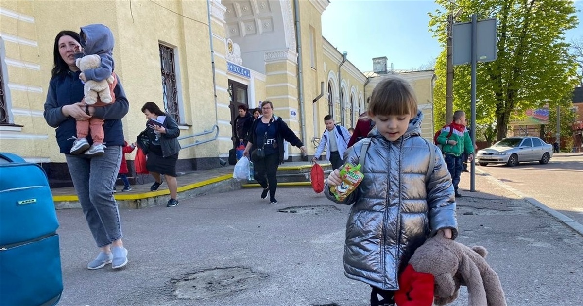 На Житомирщину прибувають евакуаційні потяги із вимушеними переселенцями з Донеччини