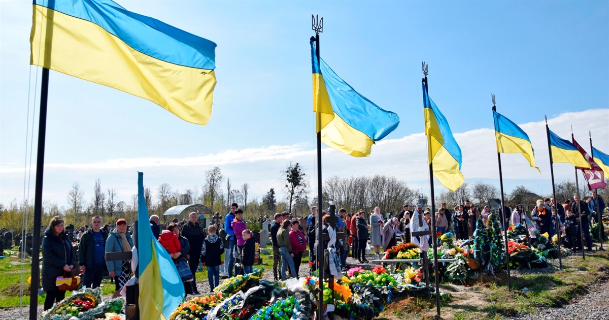 У Провідну неділю у Жмеринці молилися за душі загиблих Героїв України та всіх померлих