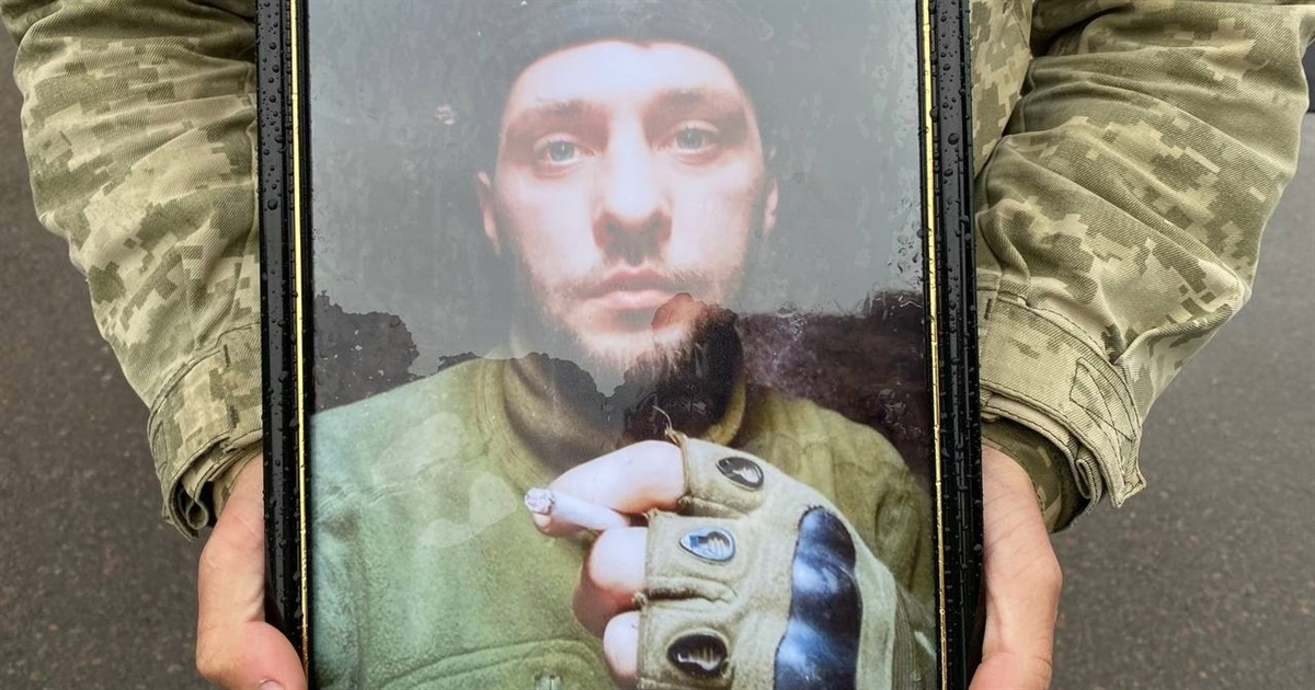 Втрата громади: Володимирець на День Конституції зустрічав загиблого воїна. Йому лише 34