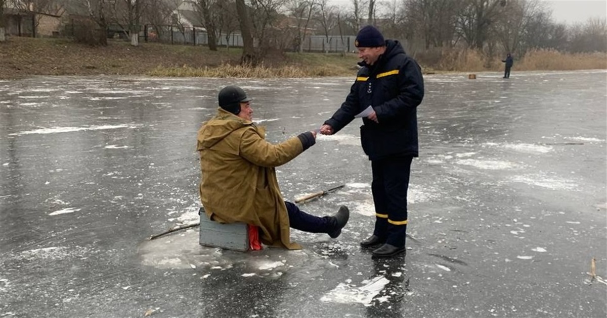 Рятувальники Переяславщини пройшлися змерзлими водоймами та нагадали рибалкам правила безпеки