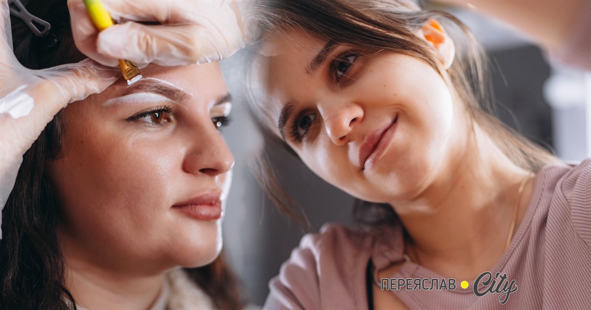 Природну красу брів та вій підкреслює майстриня Юлія Довга із Переяслава