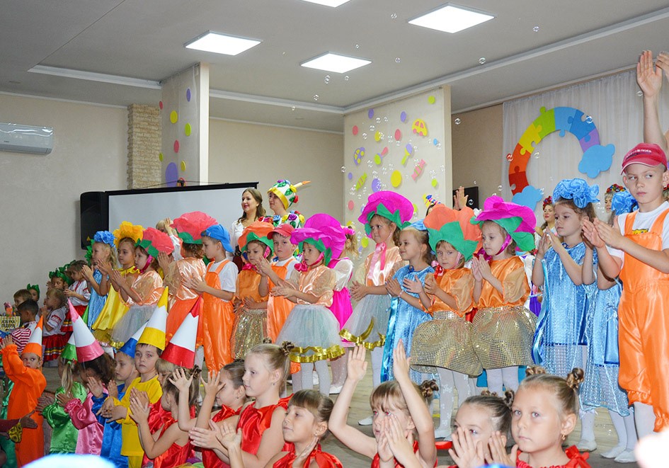 Яскравий концерт, подяки та нагороди - працівникам дошкілля