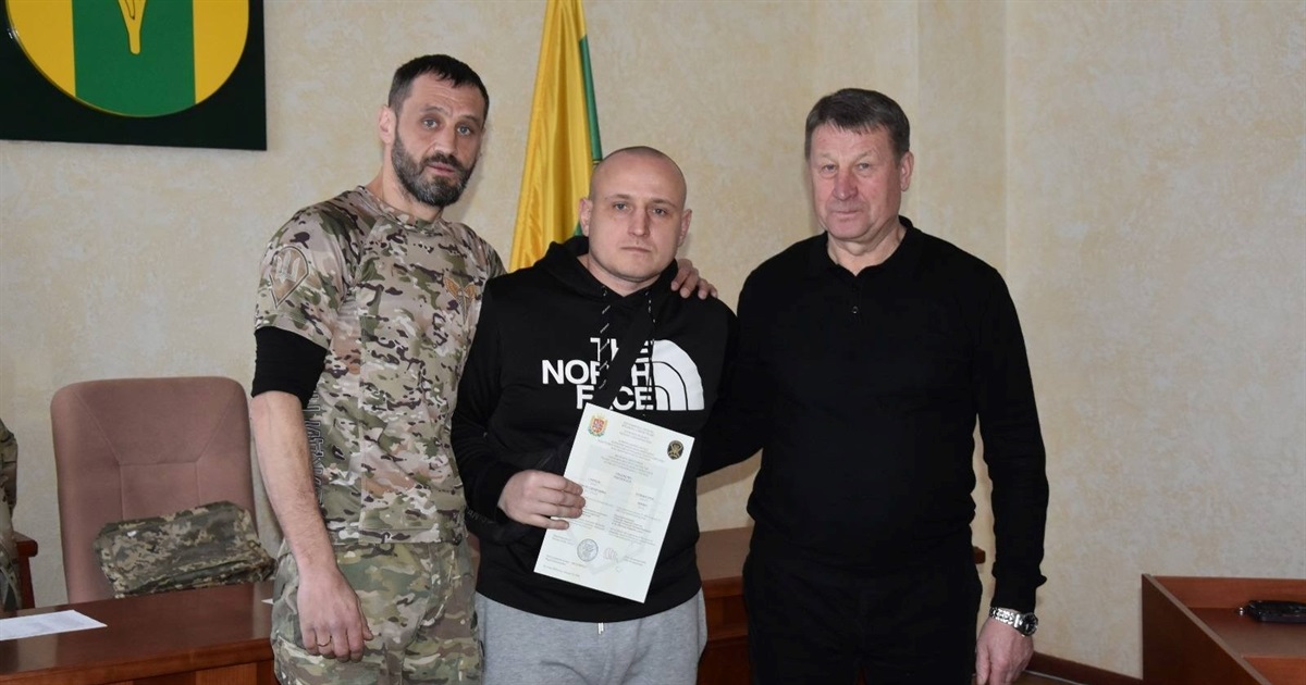 Випускникам курсу національного спротиву на Звягельщині вручили сертифікати