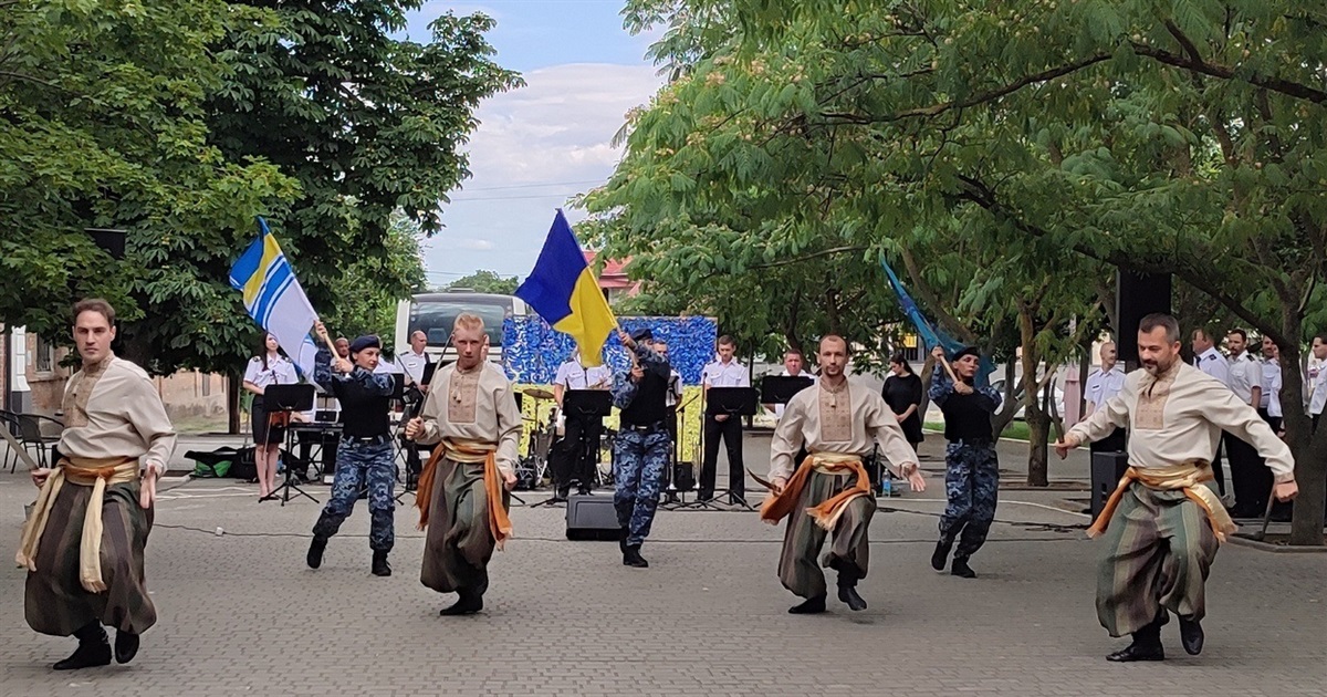 В Ізмаїлі виступили артисти Центру військово-музичного мистецтва ВМС ЗСУ