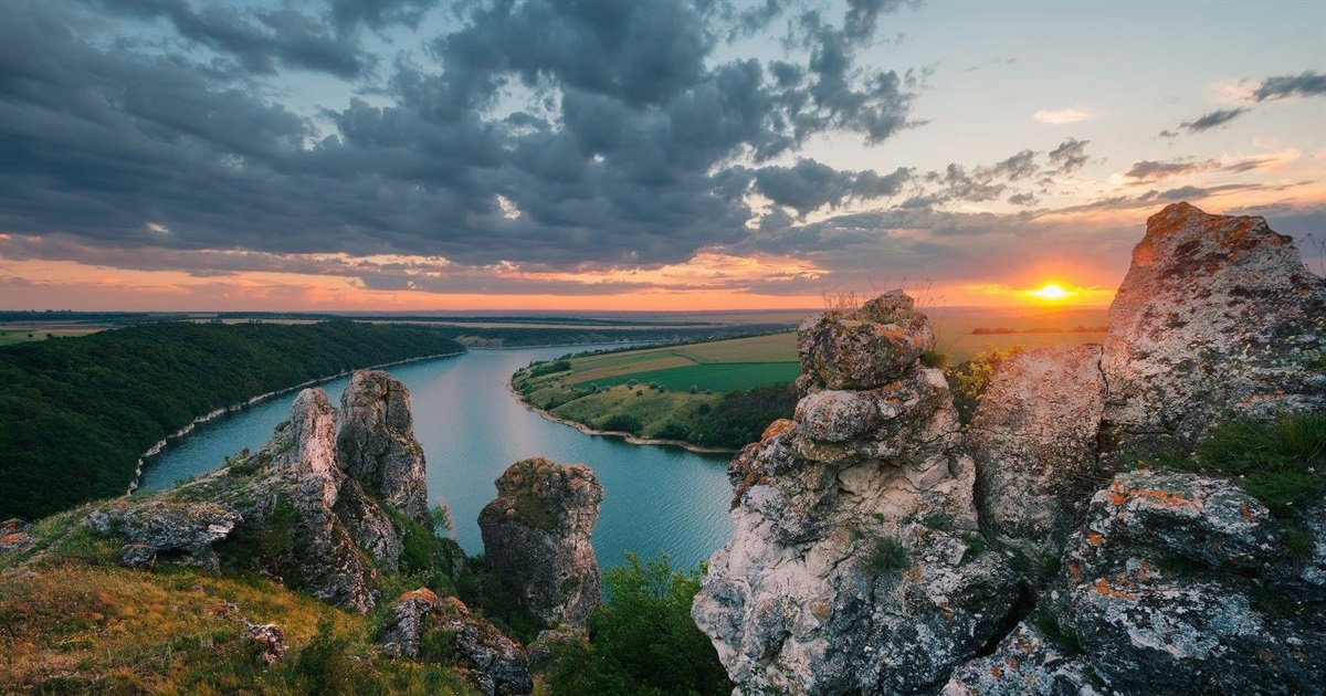 Гори, рівнина, каньйон, болота - та інші унікальні екосистеми, які сформувалися вздовж Дністра
