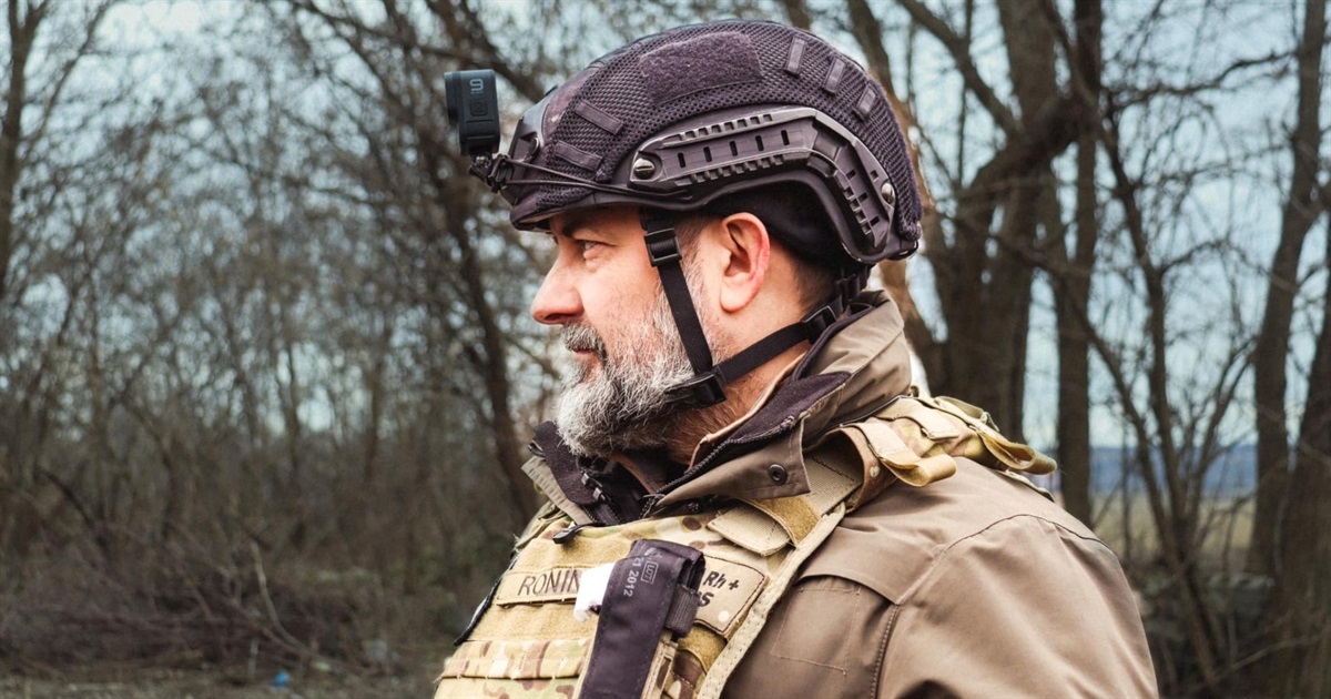 Гайдай йде з посади. Яким ми запам'ятаємо голову Луганської ОВА під час війни. 10 промовистих фото