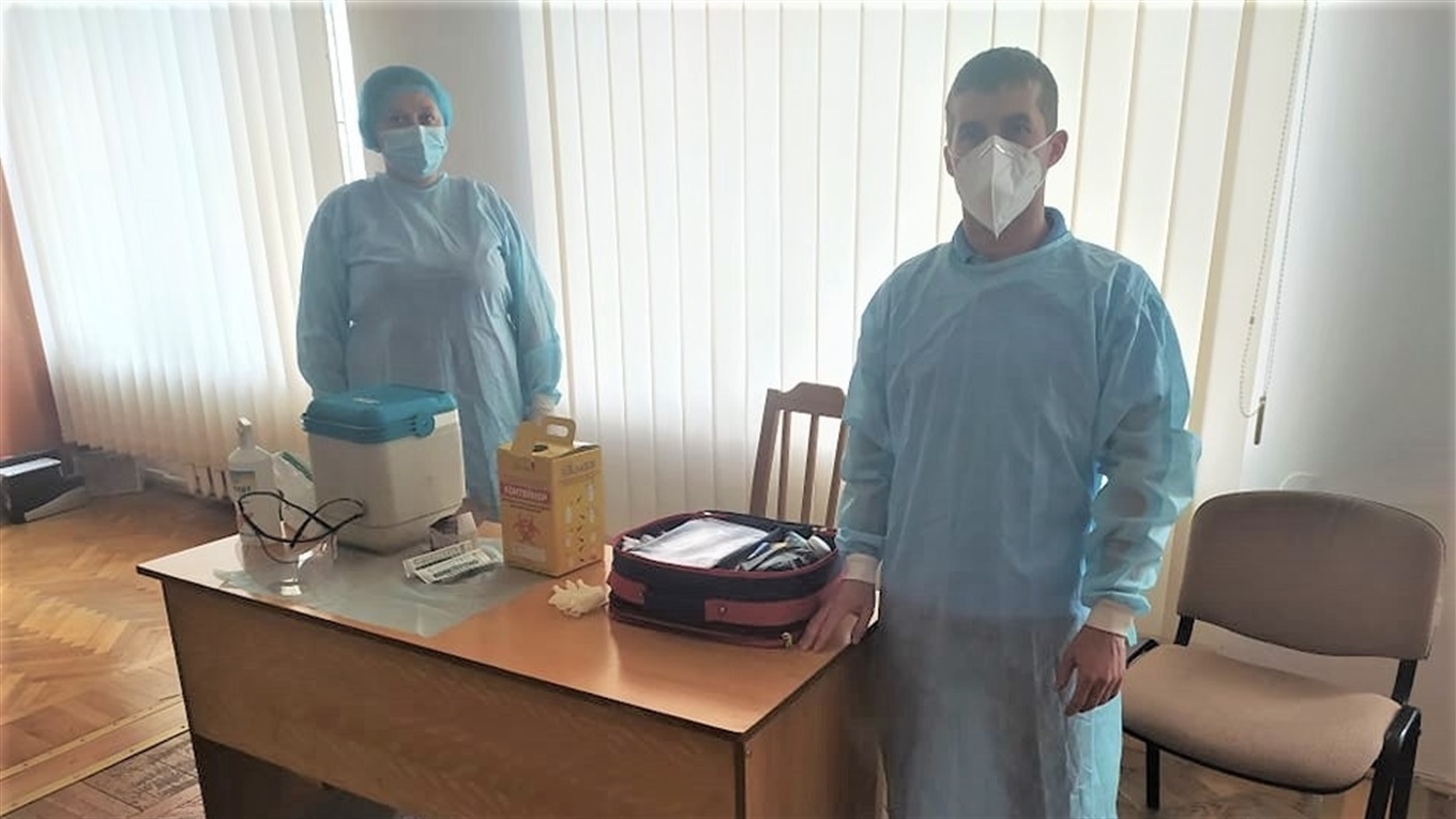 Перша щепилася рахів’янка. У Рахові працює Центр вакцинації населення