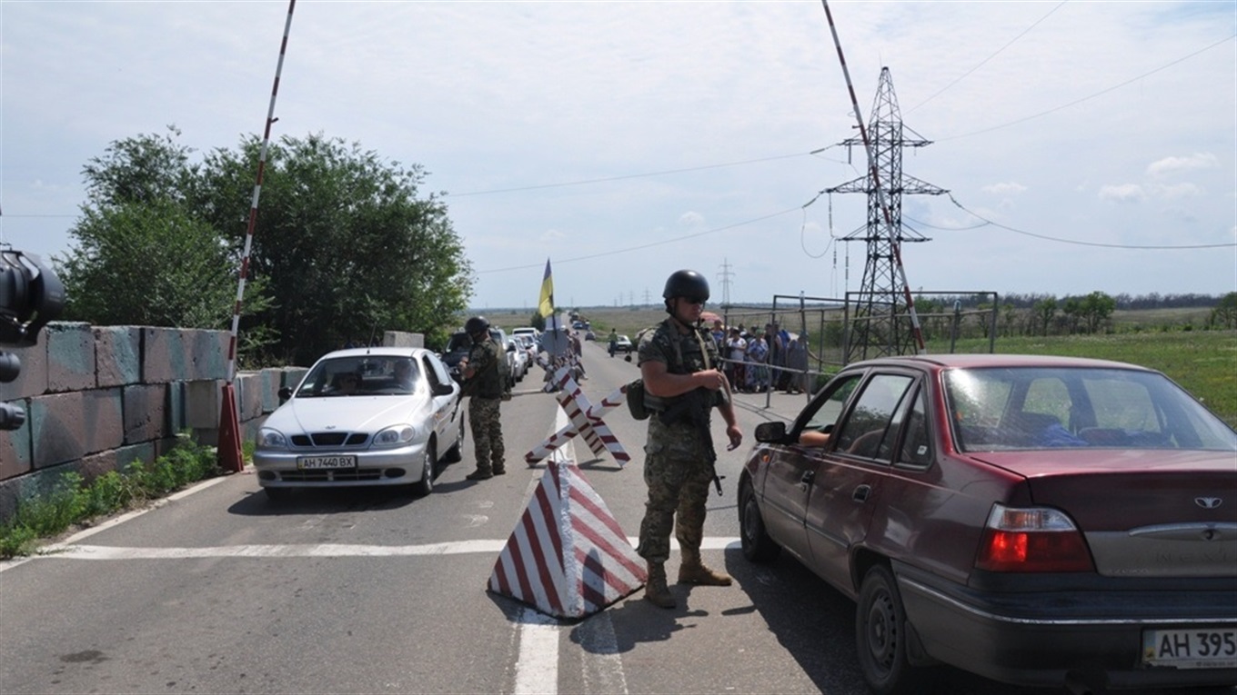 Лінія розмежування: що можна провозити через КПВВ?