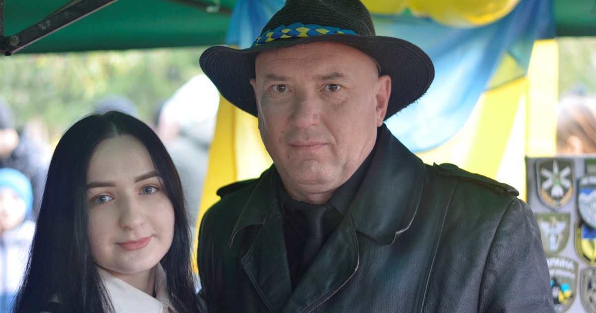 У Сарнах побував актор Михайло Жонін: як пройшла благодійна зустріч із капітаном Гнєзділовим