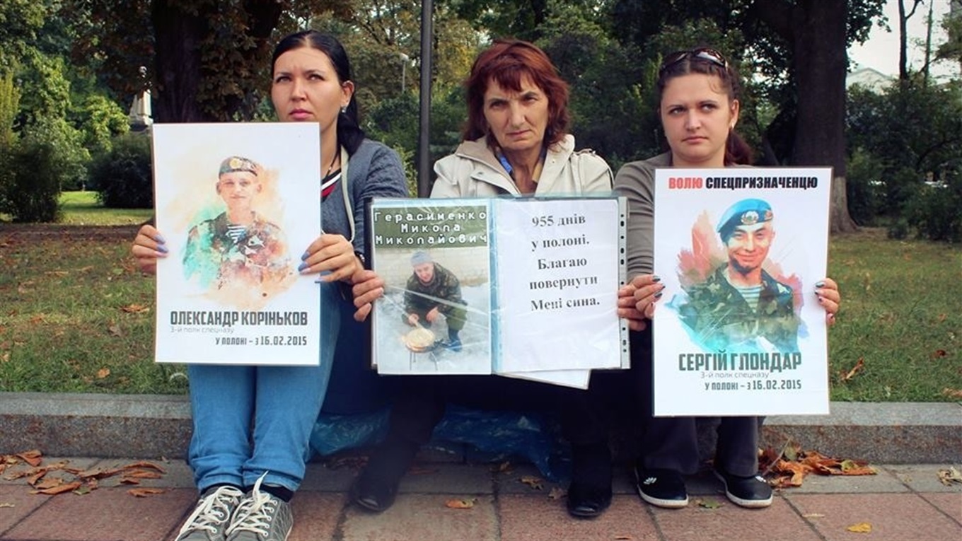 «Саша в плену уже 1680 дней. Наши мужья гниют там заживо», – жена военнопленного на Донбассе