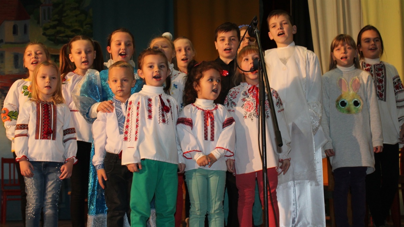Як Старокостянтинів зустрічав Святого Миколая: вистави, танці, сміх та  миколайчики