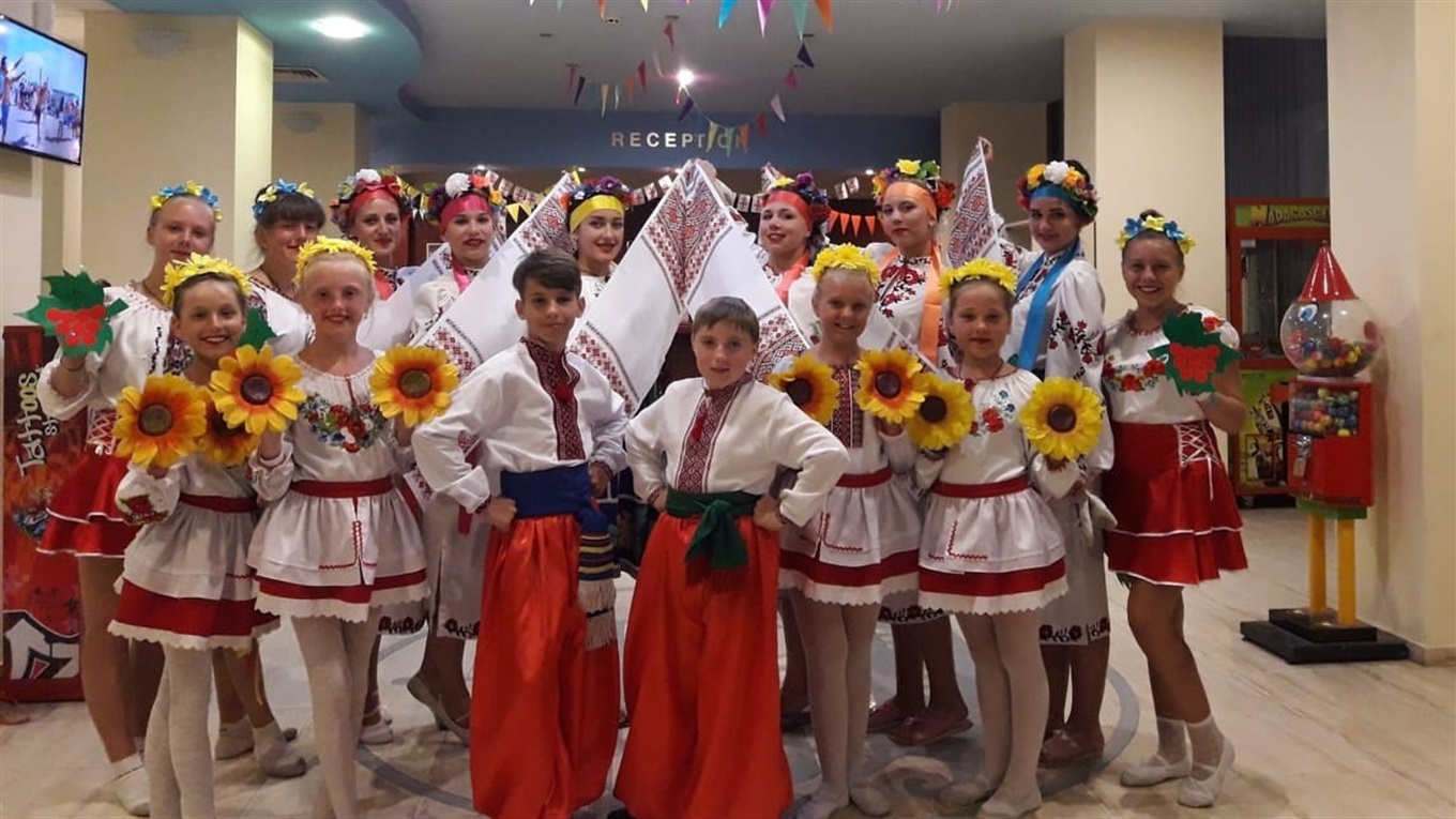 Попаснянський колектив «Конфеті» представив Україну на міжнародному фестивалі у Болгарії