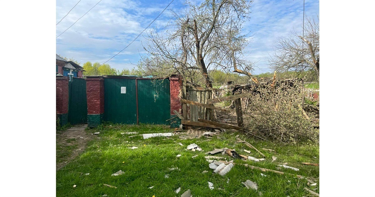 Сьогодні вранці ворожа артилерія обстріляла Білопільщину: є втрати, пошкоджені будинки